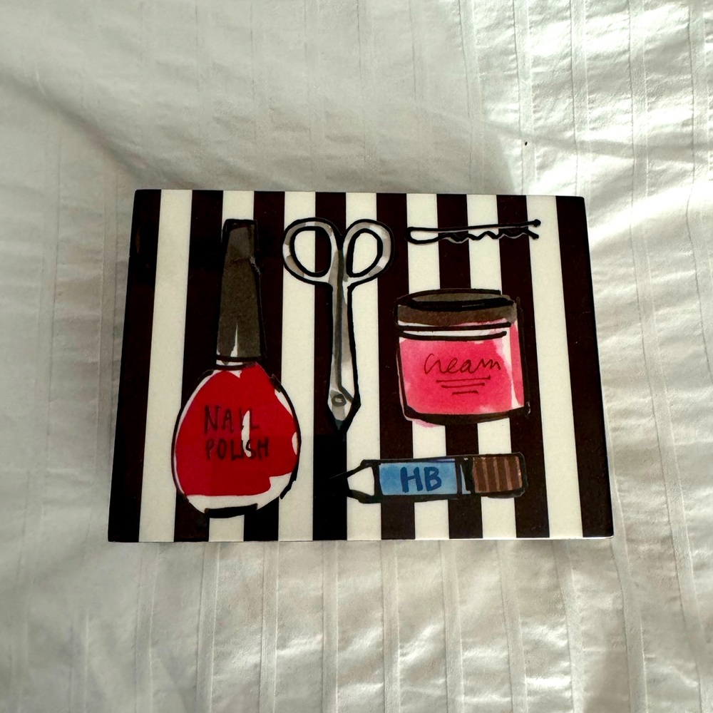 Henri Bendel small box